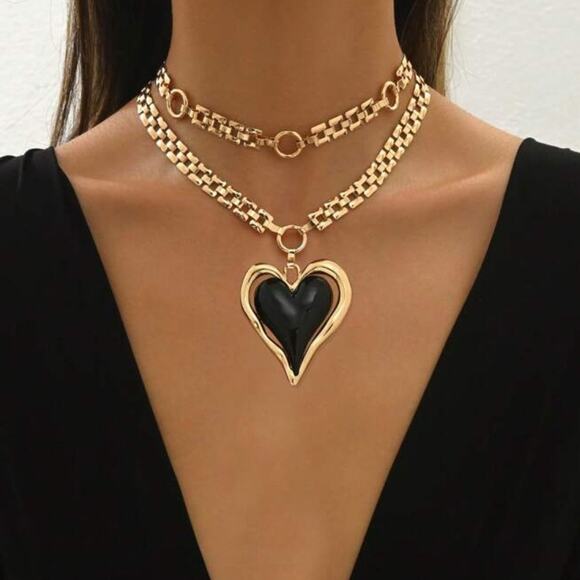 Lovergirl Boutique Jewelry - Stunning Gold Chain Black Heart Pendant Necklace